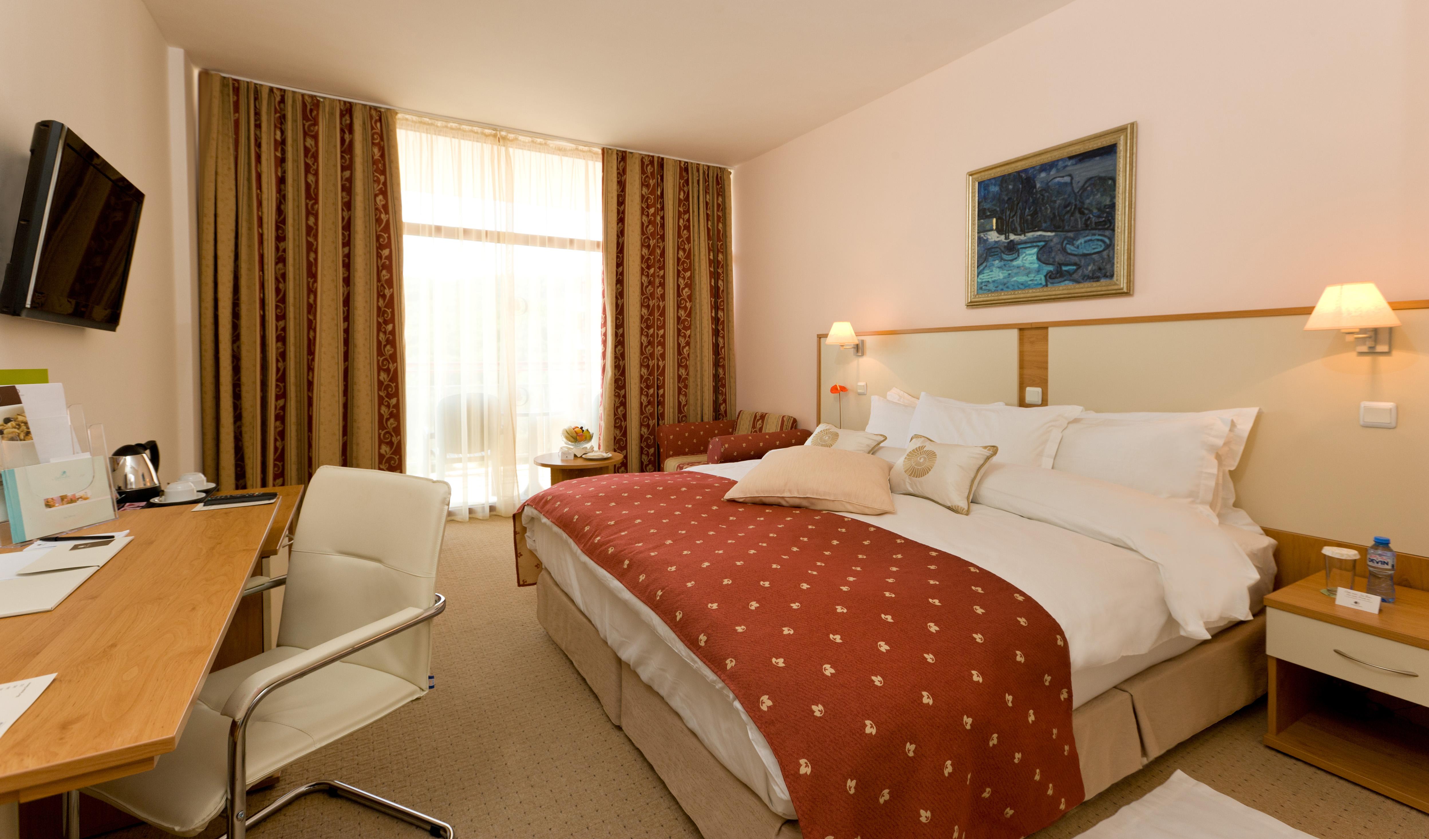 Apollo Spa Resort - Premium All-Inclusive , Pools & Free Beach, Individual Ac In Every Room Golden Sands Exterior photo