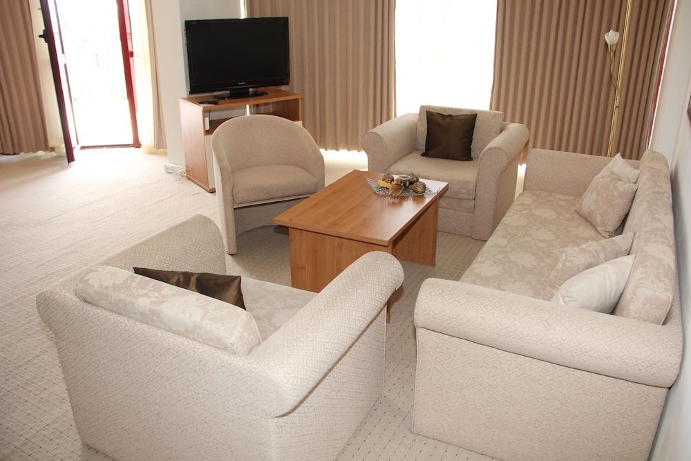 Apollo Spa Resort - Premium All-Inclusive , Pools & Free Beach, Individual Ac In Every Room Golden Sands Exterior photo