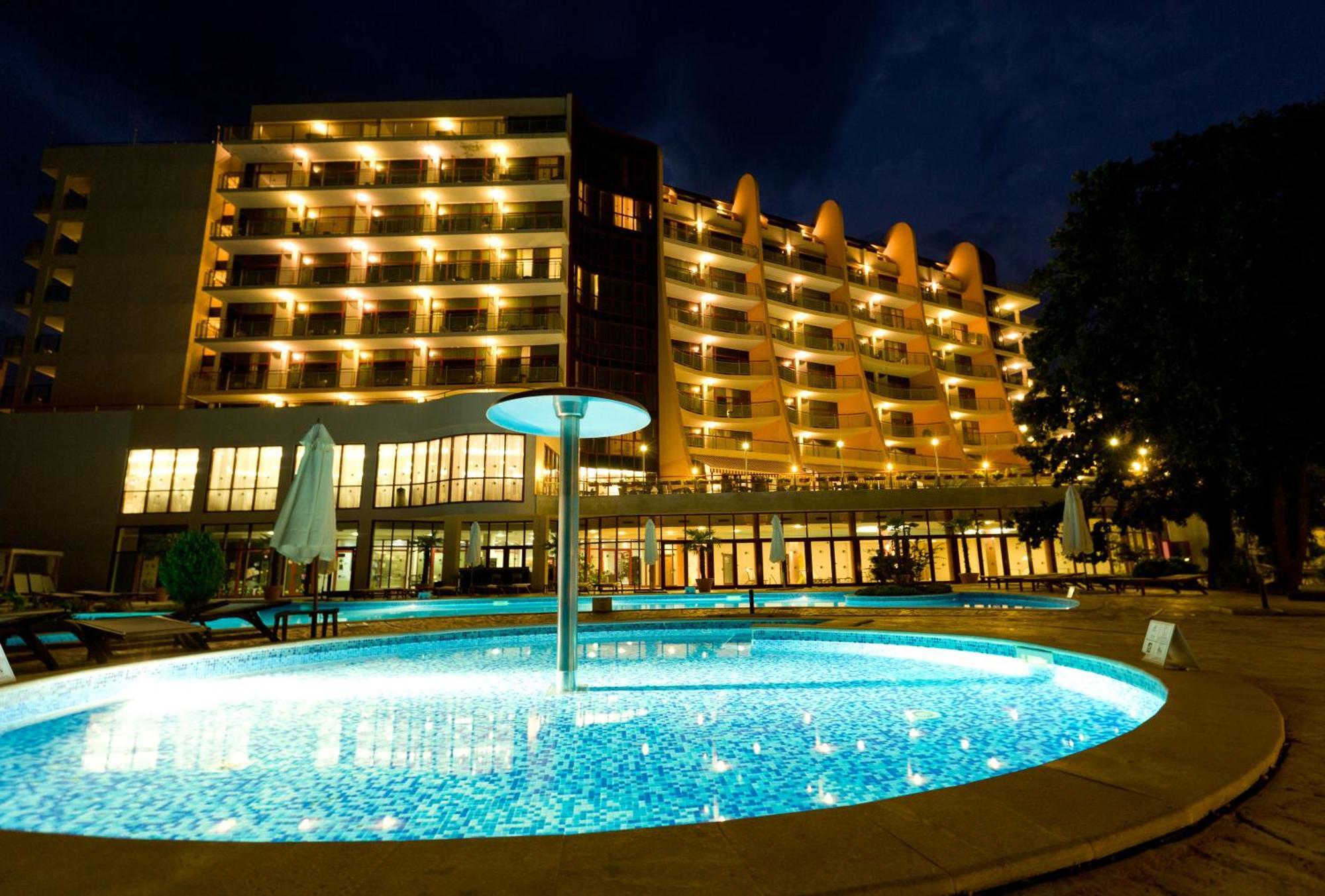 Apollo Spa Resort - Premium All-Inclusive , Pools & Free Beach, Individual Ac In Every Room Golden Sands Exterior photo