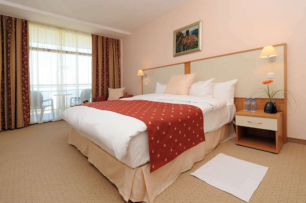 Apollo Spa Resort - Premium All-Inclusive , Pools & Free Beach, Individual Ac In Every Room Golden Sands Room photo
