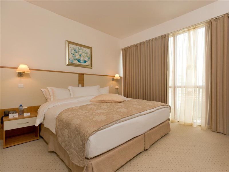 Apollo Spa Resort - Premium All-Inclusive , Pools & Free Beach, Individual Ac In Every Room Golden Sands Exterior photo